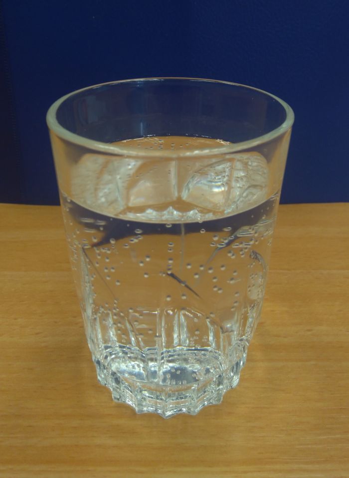 Sklenička vody